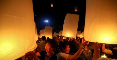Фестиваль небесных фонариков йи пенг в таиланде Фестиваль небесных фонариков йи пенг в таиланде